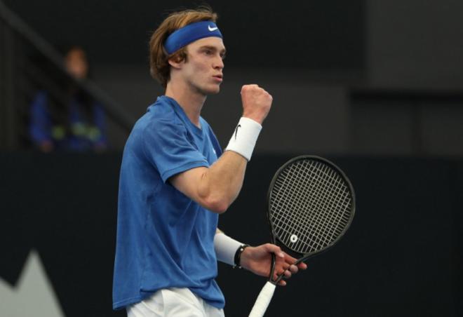 En grande forme, Andrey Rublev a tranquillement remporté le titre à Adélaïde ce samedi, son deuxième cette saison - © DR