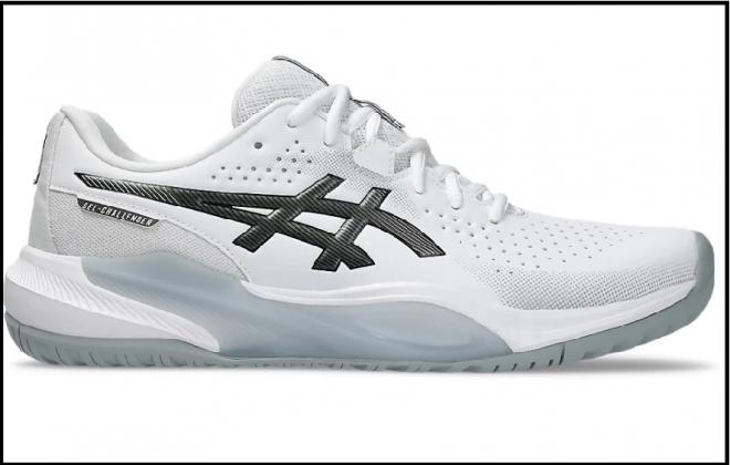 ASICS vient de lancer ses nouvelles chaussures de Tennis (et de Padel) GEL-CHALLENGER 15, ici dans son coloris blanc & logo noir - © ASICS