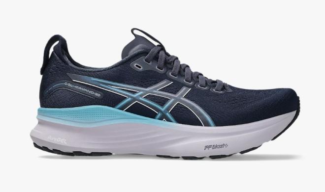 Ci-dessus, les Chaussures de Running Femmes ASICS GEL-KAYANO 32 en gros plan, testées par Mathilde - 2/6 au Tennis - © Tennisleader.fr