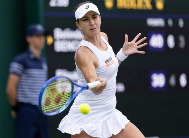 Belinda Bencic s'est qualifiée solidement pour sa première 1/2 finale à Wimbledon - © Rolex - Jed Jacobshon