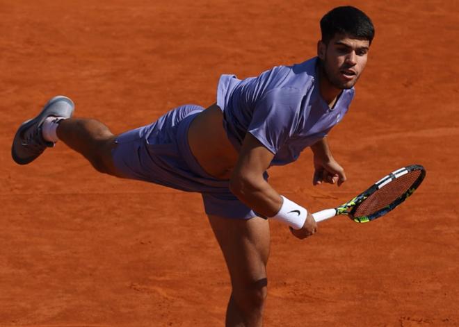 Carlos Alcaraz a parfaitement entamé le Masters 1000 de Monte-Carlo ce mardi - © Rolex - Antoine Couvercelle