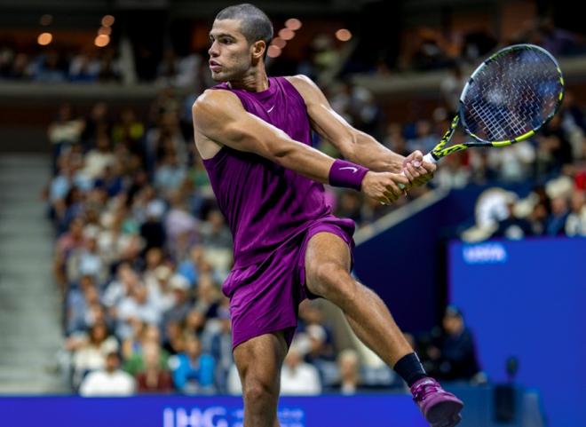 Carlos Alcaraz a bien démarré l'édition 2026 de l'Open d'Australie, ce dimanche - © Rolex - Jon Buckle