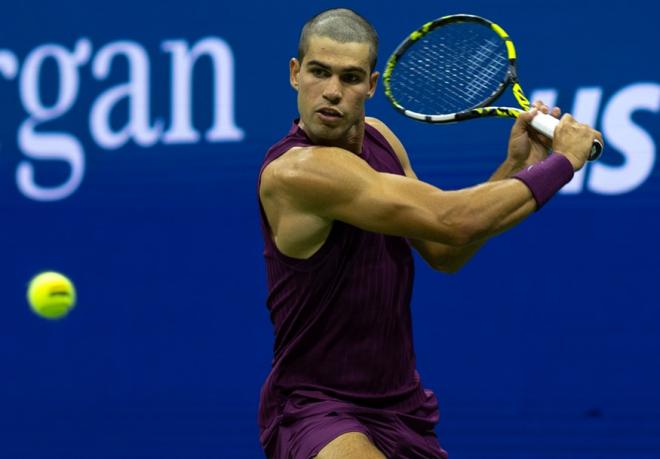 Carlos Alcaraz s'est de nouveau baladé ce vendredi à l'US Open - © Rolex - Jed Jacobshon
