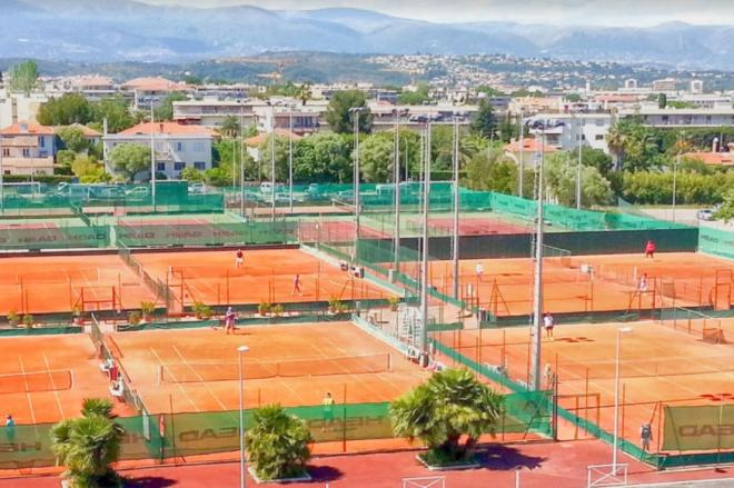 Tous les clubs de tennis affiliés FFT en France, soit 8 000 clubs, sont fermés jusqu'à nouvel ordre - © DR