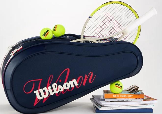Ci-dessus, vue des produits les plus emblématiques de la collection WILSON US OPEN 2026 - © WILSON