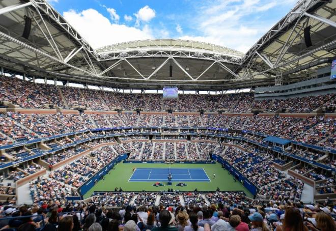 Le Court Arthur Ashe où vont de disputer la plupart des finales  - © Belga Images - Icon Sport