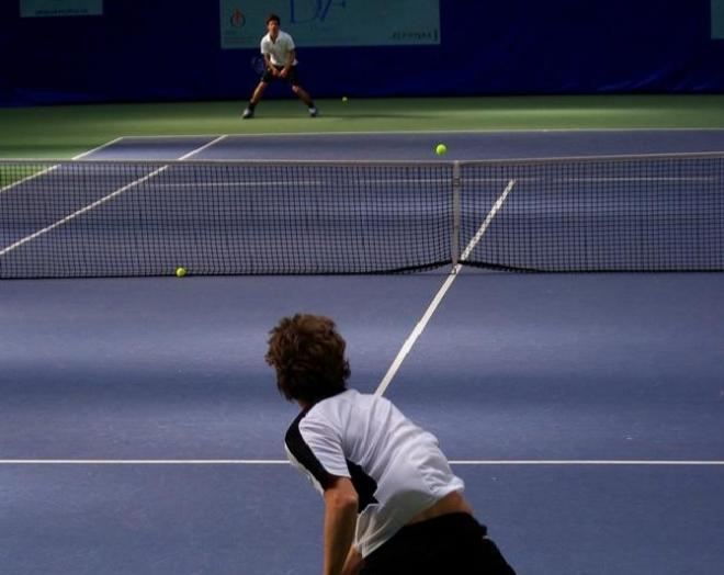 Réfléchir et agir tactiquement est la clé pour l’emporter face à un attaquant - © Tennisleader