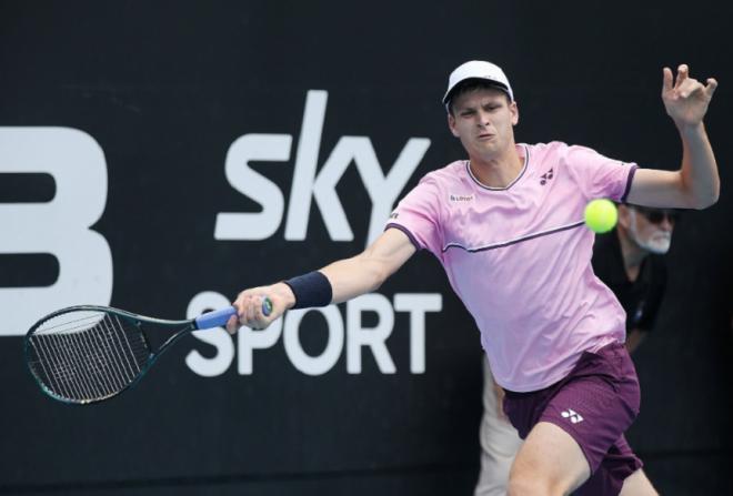 Hubert Hurkacz s'est logiquement qualifié pour les 1/8 à Marseille aux dépens du jeune français Antoine Hoang - © DR