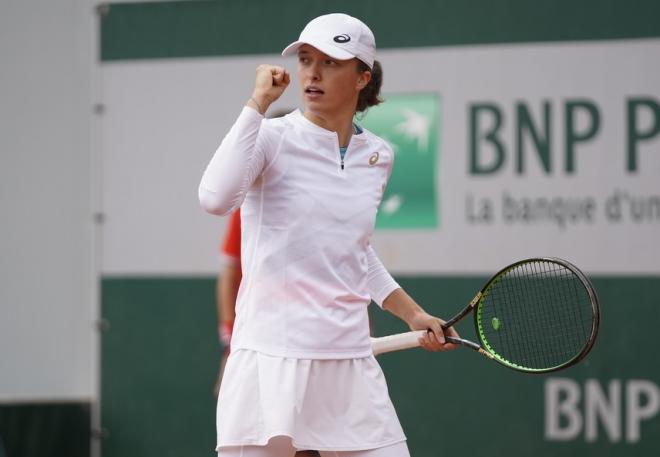 1er titre en carrière pour Iga Swiatek qui a remporté Roland Garros ce samedi - © FFT