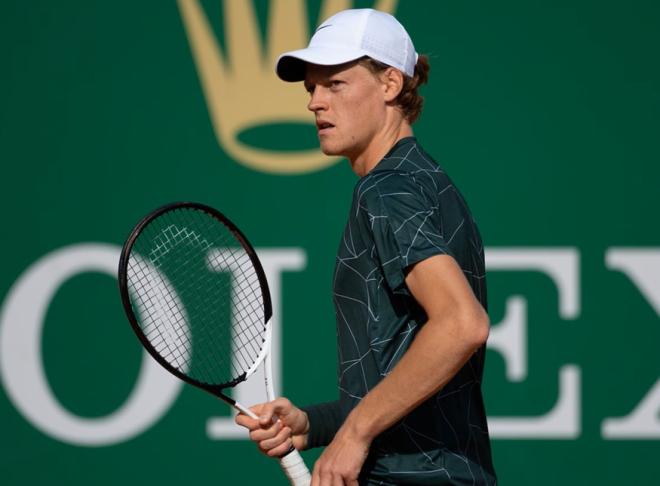 Jannik Sinner s'est montré plus réaliste ce dimanche en finale à Monte-Carlo - © Rolex - Antoine Couvercelle