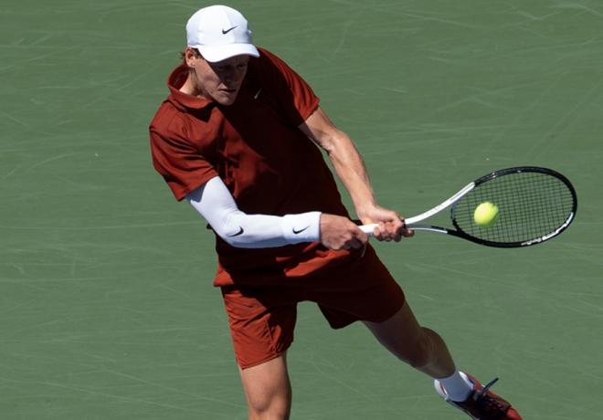 Jannik Sinner s'est solidement qualifié pour les 1/7mes de finale à Doha - © Rolex - Jon Buckle