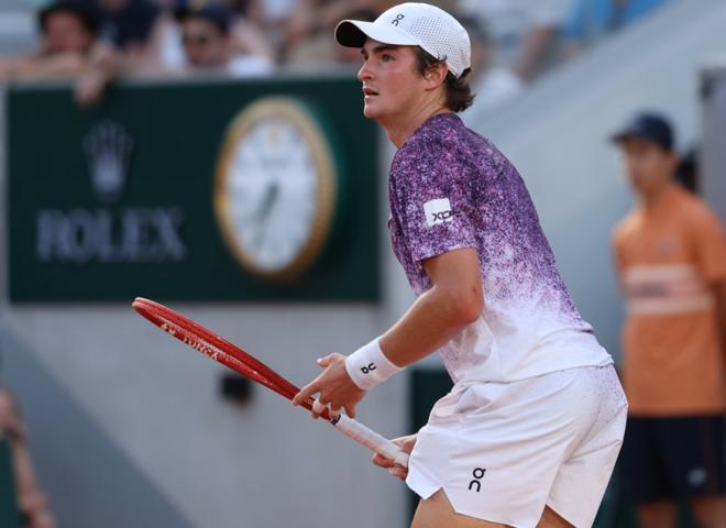 Joao Fonseca a réalisé la plus grande perf de sa jeune carrière ce vendredi à RG - © Rolex - Antoine Couvercelle