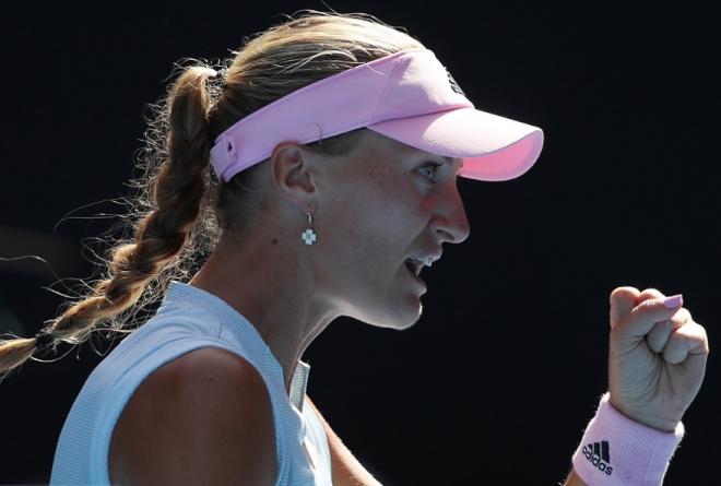 Après avoir remporté facilement ses trois matchs en qualifications, Kristina Mladenovic a bien enchaîné ce mardi en se qualifiant pour les 1/8èmes du tournoi de Dubaï aux dépens d'Aliaksandra Sasnovich - © DR