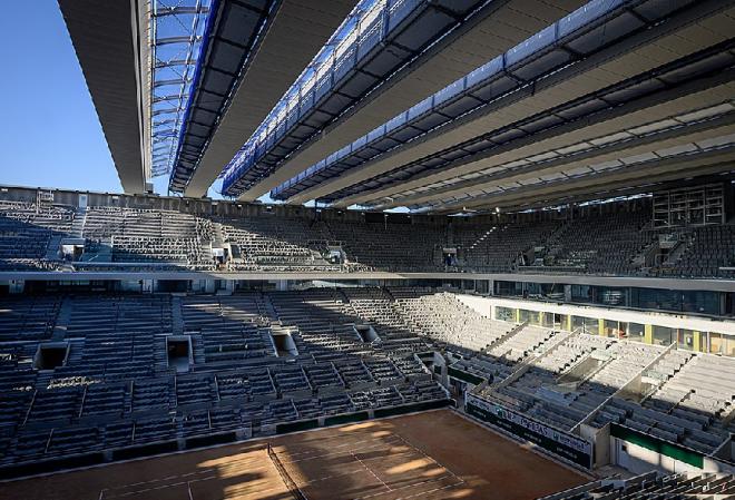 Le nouveau Central de Roland Garros avec son toit rétractable sera finalement utilisé en septembre - © DR