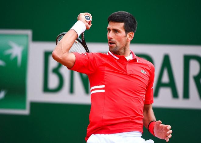 Novak Djokovic remonte un déficit de 2 sets avant de se qualifier en 1/4 de RG. - © Abaca - Icon Sport 