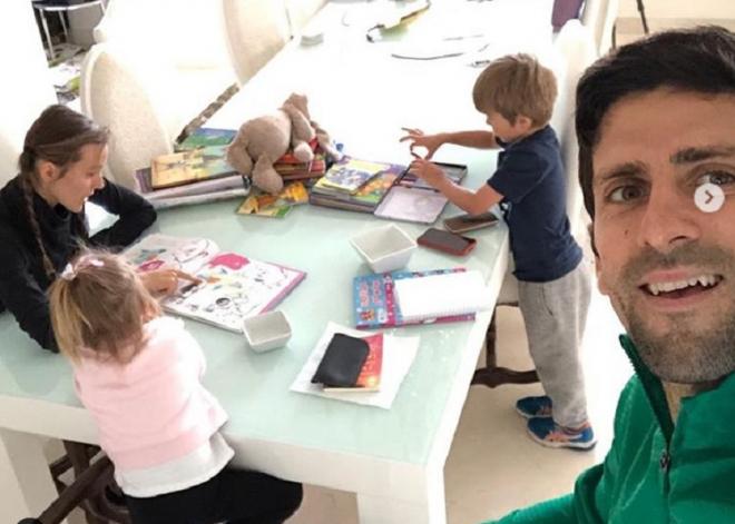 Novak Djokovic confiné chez lui à Monaco, avec sa femme et ses enfants - © DR