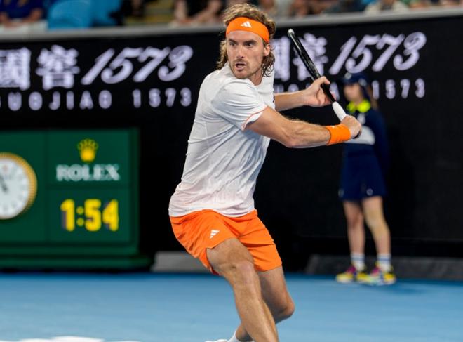 Stefanos Tsitsipas a maîtrisé A. Rinderknech au 1er tour à Rotterdam - © Rolex - Jon Buckle