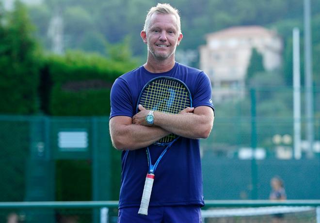 Thomas Johansson, ex- 7ème ATP, est l'un des coachs élites de l'ASICS TENNIS ACADEMY. - © Fred Porcu - ASICS